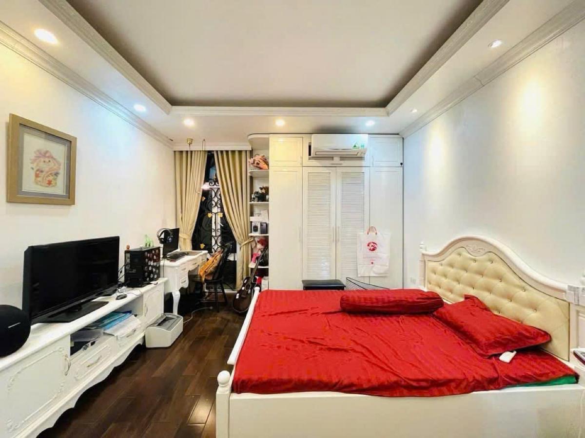 Bán nhà phố vip thái hà,60M,nhỉnh hơn 19 tỷ, ngõ oto thang máy