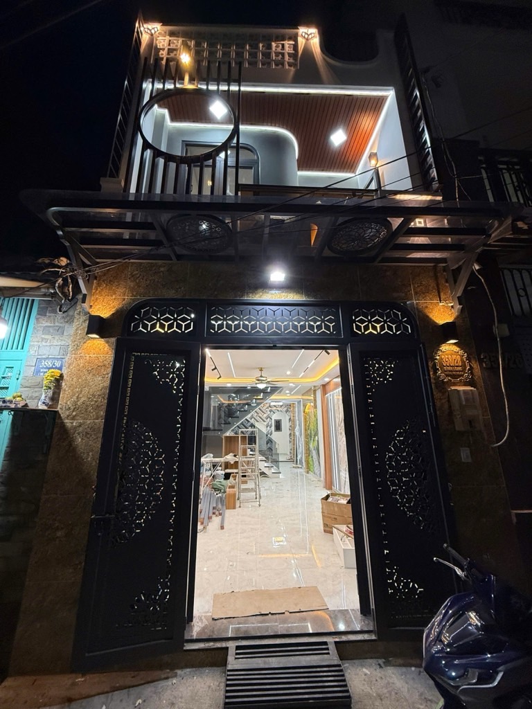 •	SIÊU PHẨM NHÀ NỞ HẬU NHẸ  +(GIÁ  6.98 TỶ)  -GẦN NGÃ TƯ BỐN XÃ . ĐƯỜNG BÌNH LNG- PHƯỜNG PHÚ THỌ HÒA -TÂN PHÚ