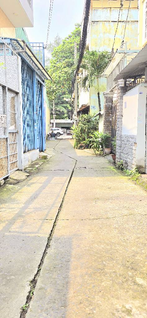 NHÀ TÂN PHÚ - KẾ BÊN AEON MALL TÂN PHÚ - CÁCH MẶT TIỀN 20M – 4M x23M - CHỈ 6.1 TỶ