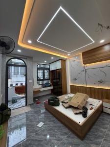 NHÀ SỬA SẮP XONG BÁN - ĐƯỜNG BÌNH LONG- TÂN PHÚ - CÁCH AEON MALL Tan Phu Celadon 2-3km.  + DIỆN TÍCH : 64M2 _ GIÁ 6.98 TỎI.