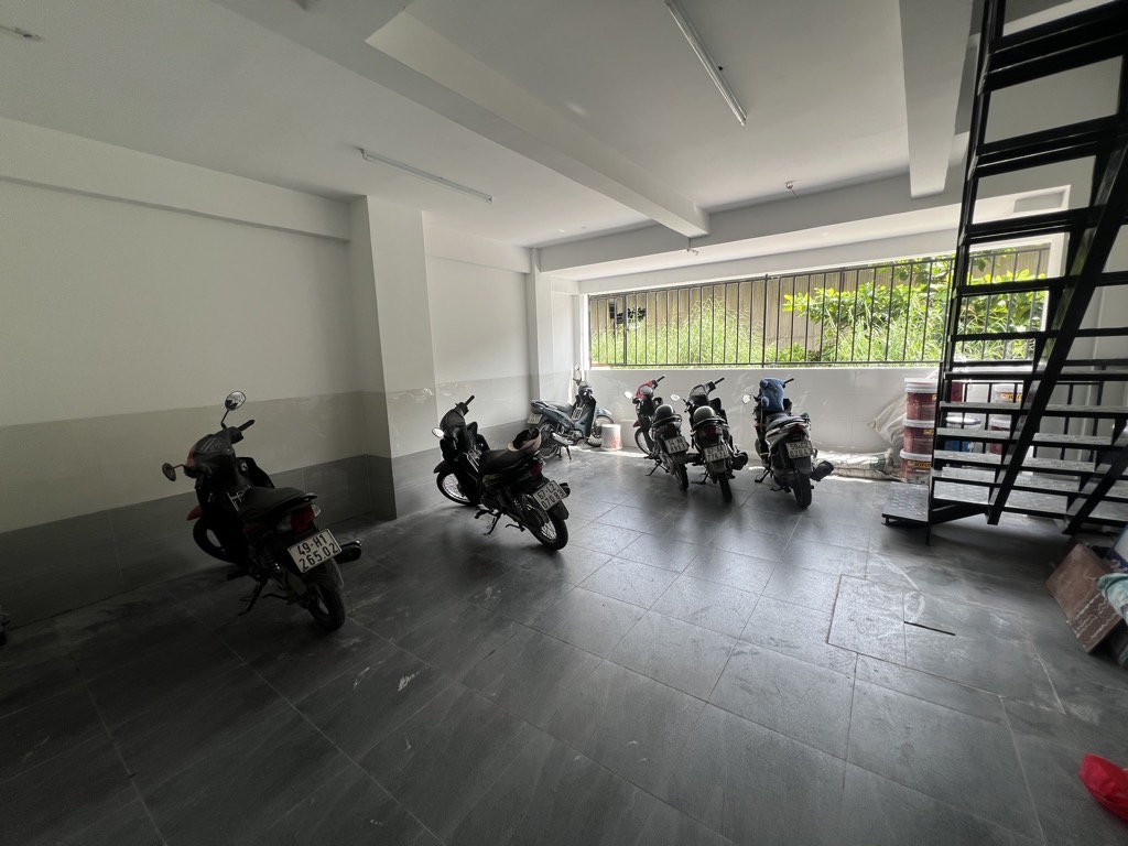 CHDV 5 TẦNG BÙI VĂN BA - OTO ĐẬU CỬA - THU NHẬP 80tr/THÁNG - GIÁ CHỈ 12 TỎI