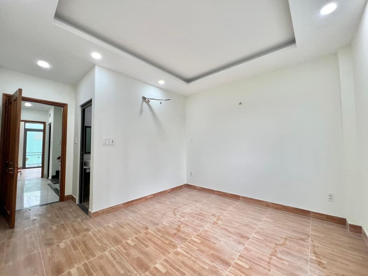 Cần bán nhà mới 5 tầng MT nội bộ, Hà Huy Giáp, nhỉnh 5 tỷ, phường Thạnh Lộc, Q.12