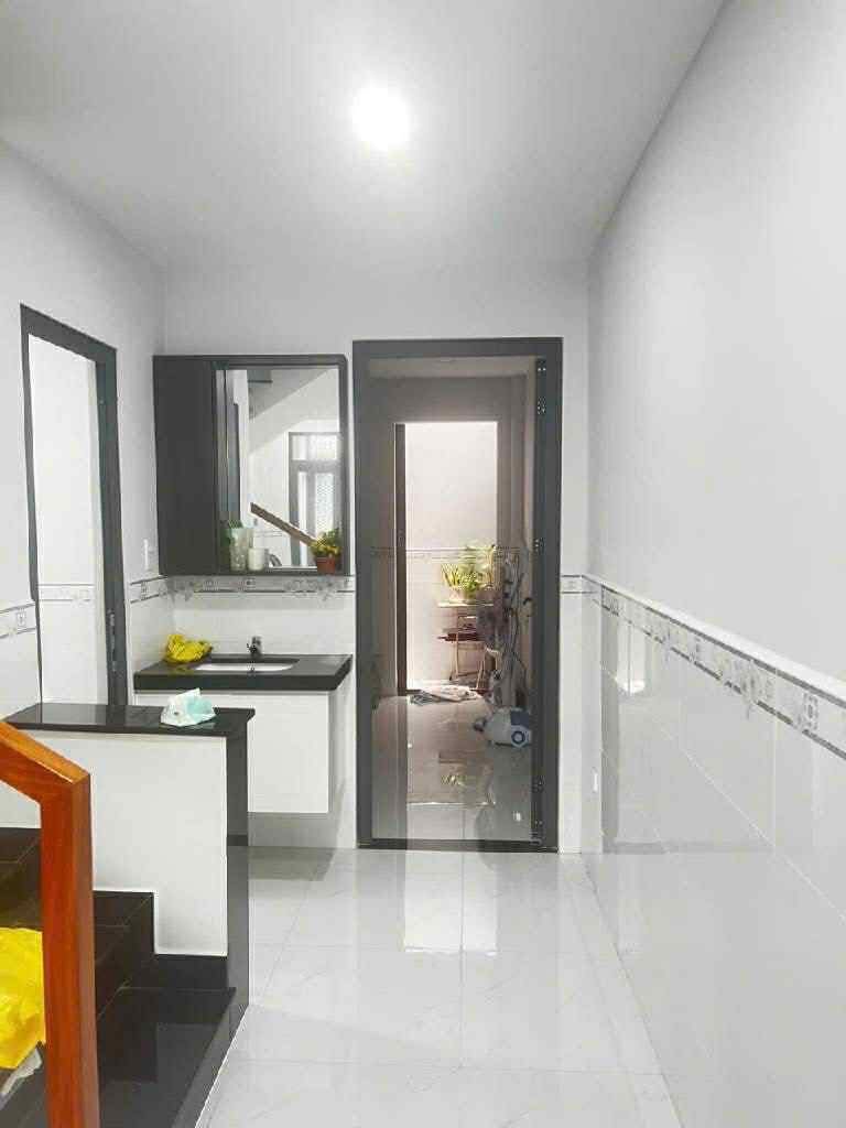 BHH B, Bình Tân--Đường số 4, 3 tầng BTCT. Đường 7m--Dt 4x13m. Nhỉnh 5ty