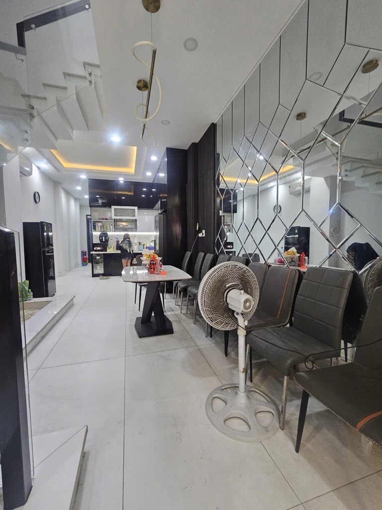 2/ Âu Cơ, Tân Bình - 4x26m - Full Nội Thất