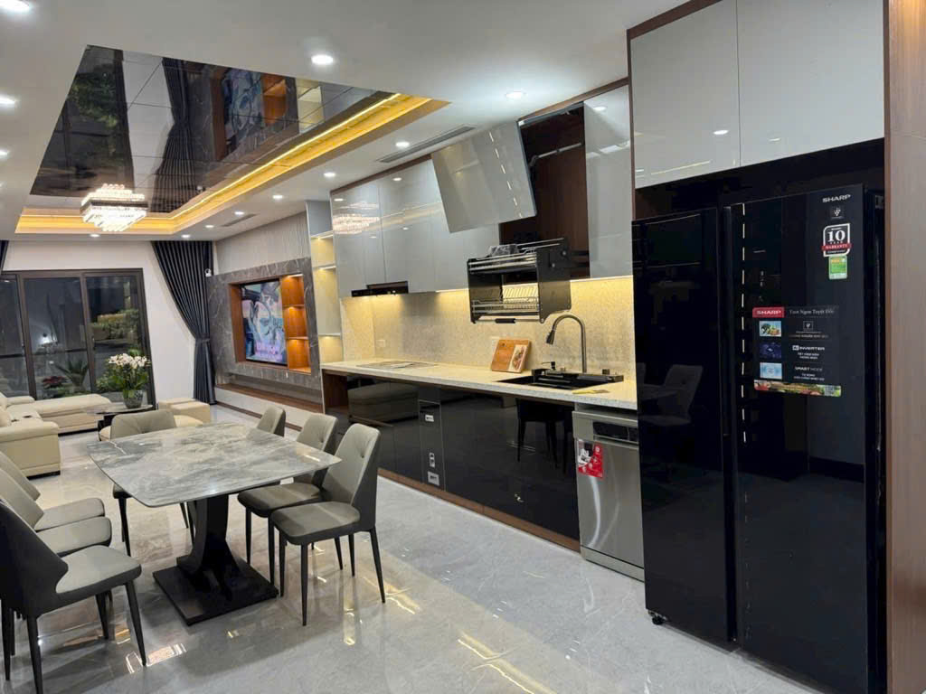 SIÊU PHẨM PHỐ TRẠM - 7 TẦNG THANG MÁY - FULL NỘI THẤT - GARA 2 Ô TÔ 7 CHỖ VÀO NHÀ