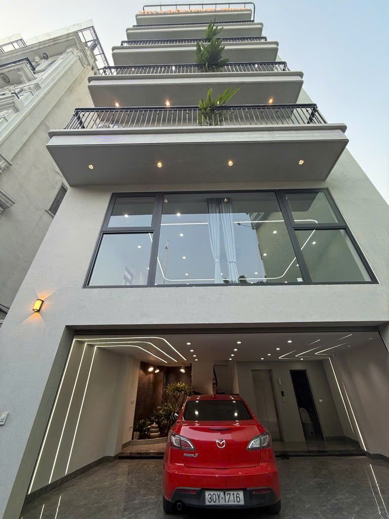 TÒA NHÀ - LÔ GÓC 3 THOÁNG - Ô TÔ VÀO NHÀ - 7 TẦNG THANG MÁY - KINH DOANH - CHO THUÊ- MẶT TIỀN RỘNG - NỘI THẤT ĐẸP - SÁT PHỐ