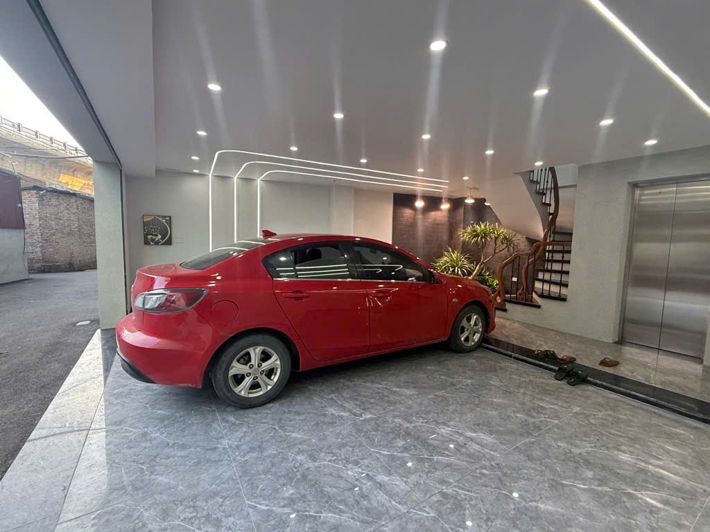 TÒA NHÀ - LÔ GÓC 3 THOÁNG - Ô TÔ VÀO NHÀ - 7 TẦNG THANG MÁY - KINH DOANH - CHO THUÊ- MẶT TIỀN RỘNG - NỘI THẤT ĐẸP - SÁT PHỐ