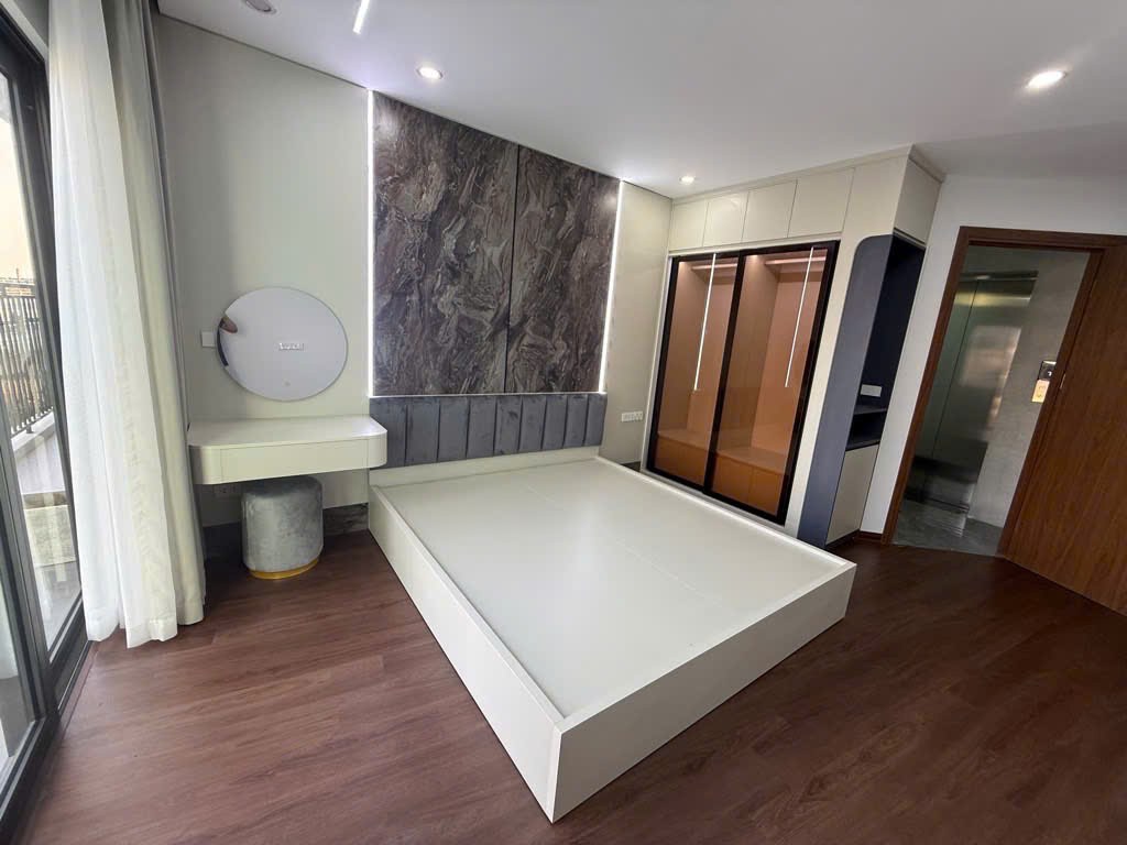 TÒA NHÀ - LÔ GÓC 3 THOÁNG - Ô TÔ VÀO NHÀ - 7 TẦNG THANG MÁY - KINH DOANH - CHO THUÊ- MẶT TIỀN RỘNG - NỘI THẤT ĐẸP - SÁT PHỐ