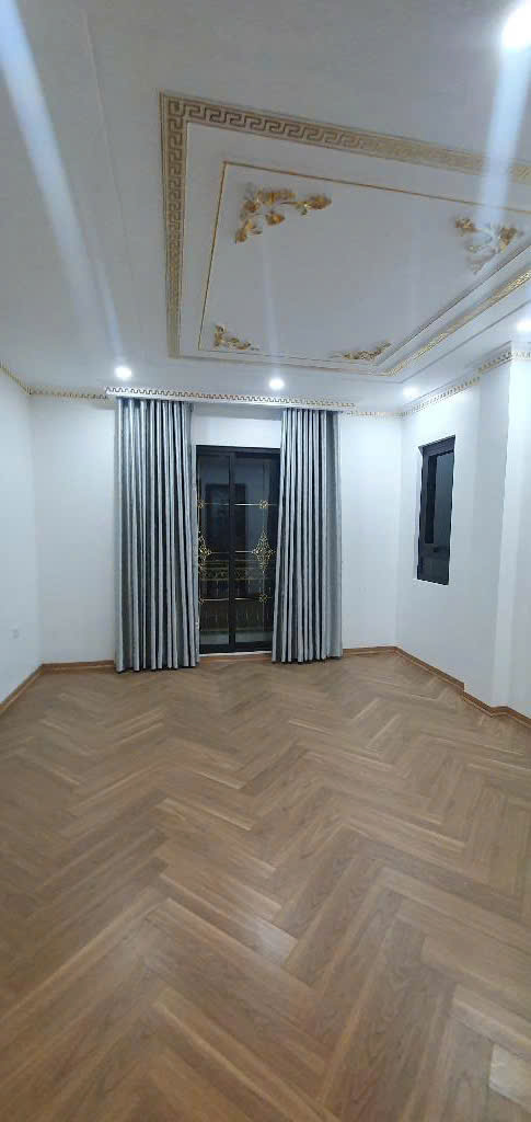 SIÊU PHẨM MẶT PHỐ RÁT VÀNG - 7 TẦNG THANG MÁY ĐẸP LUNG LINH - TIỆN ÍCH ĐẲNG CẤP