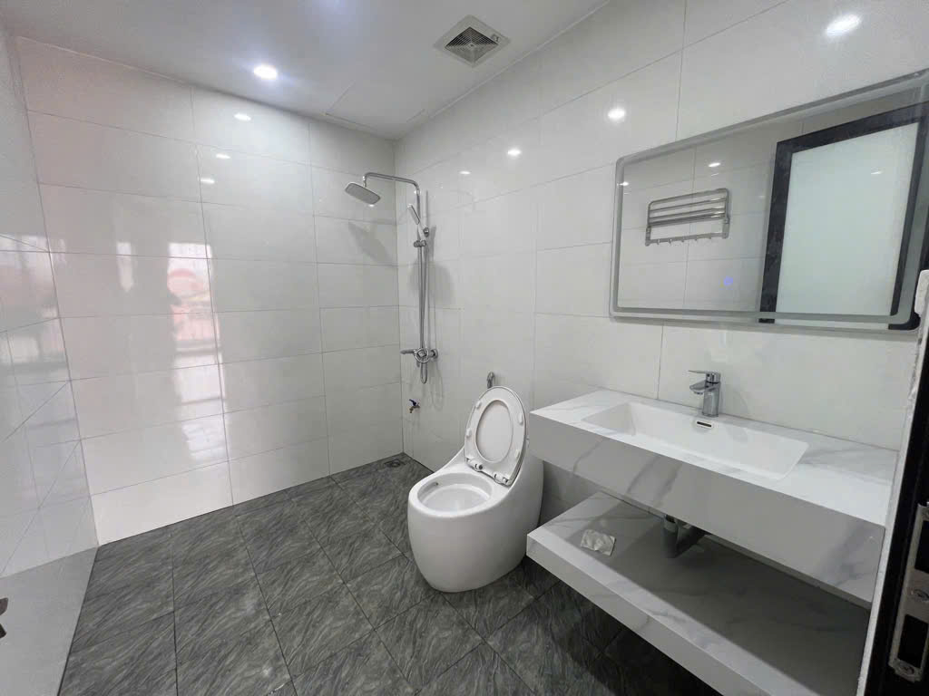 HOÀNG NHƯ TIẾP- LÕI LONG BIÊN - HÀNG XÓM AIRLINE - TÂM ANH - TIỆN ICH TẤP NẬP - NHÀ MỚI Ở LUÔN - FULL NỘI THẤT