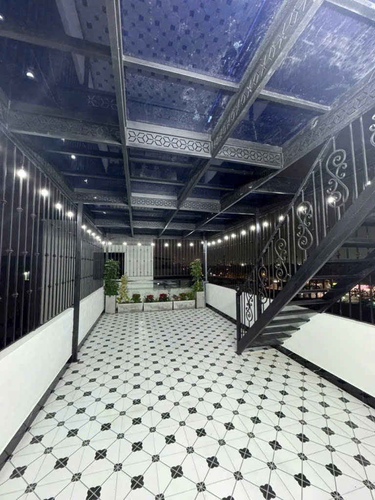 SIÊU PHẨM PHỐ TRẠM - 7 TẦNG THANG MÁY FULL NỘI THẤT - GARA 2 Ô TÔ - ĐƯỜNG THÔNG CÁC NGẢ