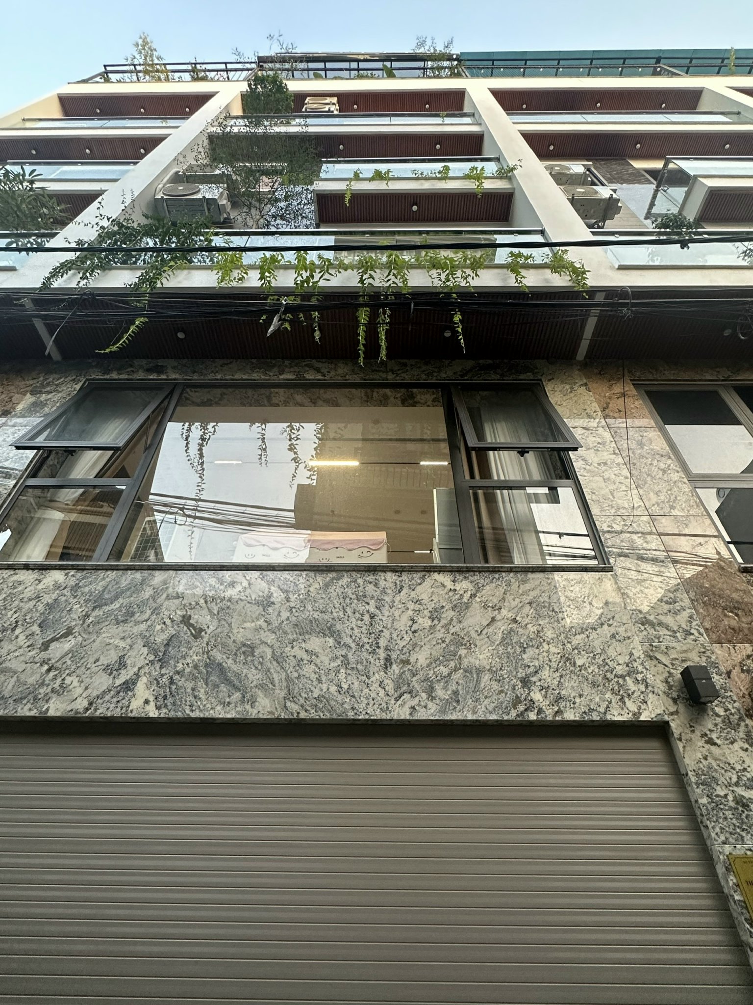 NHÀ ĐẸP PHỐ TRẠM - 6 TẦNG THANG MÁY - ÔTÔ VÀO NHÀ