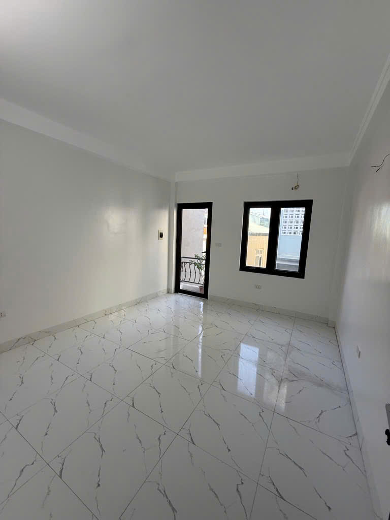 HÀNG XÓM AEON MALL LONG BIÊN - NHÀ MỚI - GARA Ô TÔ