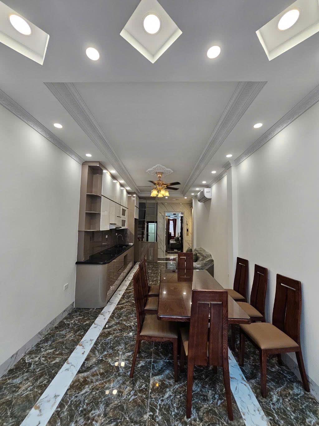 LÕI LONG BIÊN - HÀNG XÓM AIRLINE - TÂM ANH - TIỆN ICH TẤP NẬP - NHÀ MỚI Ở LUÔN - FULL NỘI THẤT