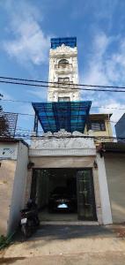 SIÊU PHẨM MẶT PHỐ RÁT VÀNG - 7 TẦNG THANG MÁY ĐẸP LUNG LINH - TIỆN ÍCH ĐẲNG CẤP