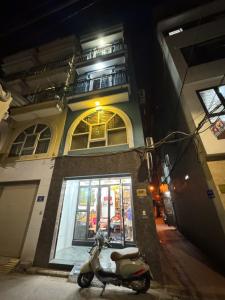 BÁN NHÀ - BÁT KHỐI TƯ ĐÌNH - LÔ GÓC - KINH DOANH - NHỈNH 11 TỎI