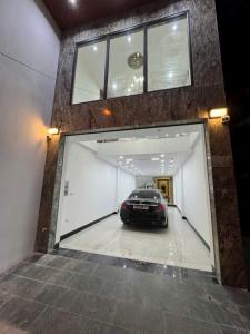 SIÊU PHẨM PHỐ TRẠM - 7 TẦNG THANG MÁY FULL NỘI THẤT - GARA 2 Ô TÔ - ĐƯỜNG THÔNG CÁC NGẢ