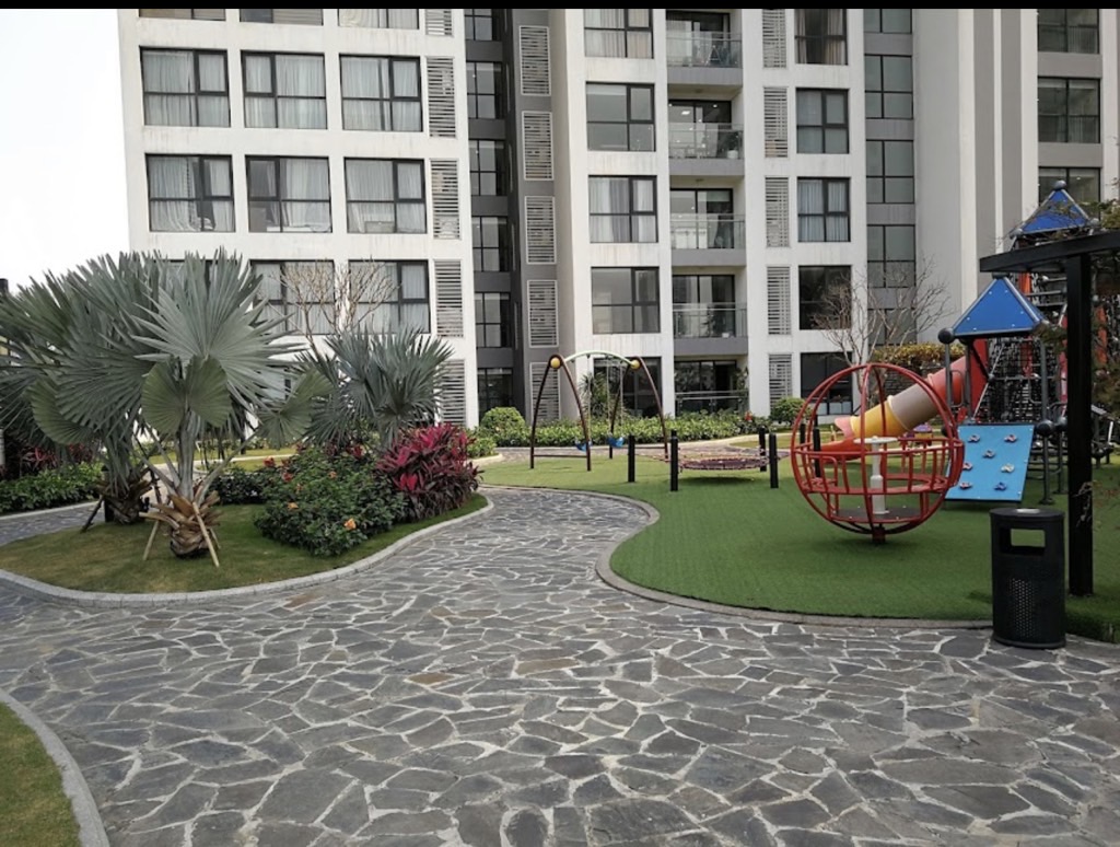 Bán Chung cư cao cấp Vinhomes West point Phạm Hùng tầng trung căn góc 3 ngủ nhình 10 tỷ.