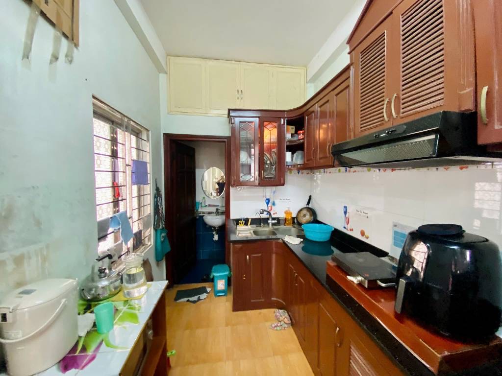 BÁN GẤP NHÀ KHU HOÀNG MAI - LÔ GÓC - KINH DOANH ĐƯỢC -  CÓ VỈA HÈ.