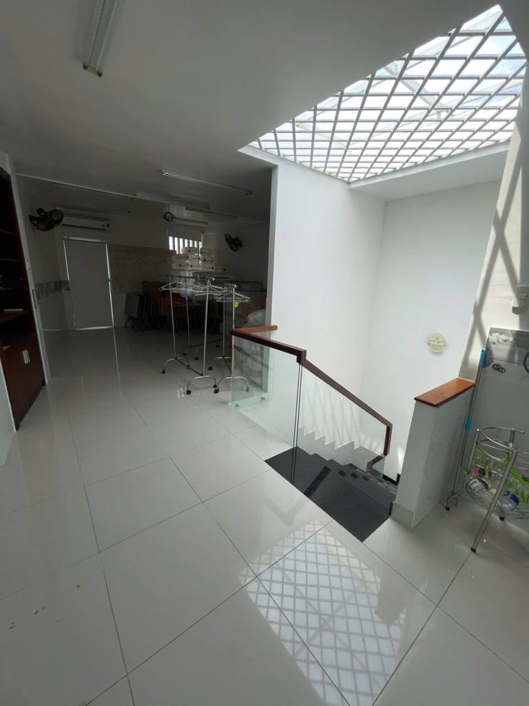 TRỊNH ĐÌNH TRỌNG TÂN PHÚ - Ô TÔ TRONG NHÀ - DT 64M2 - NỞ HẬU - 12 TỶ 2