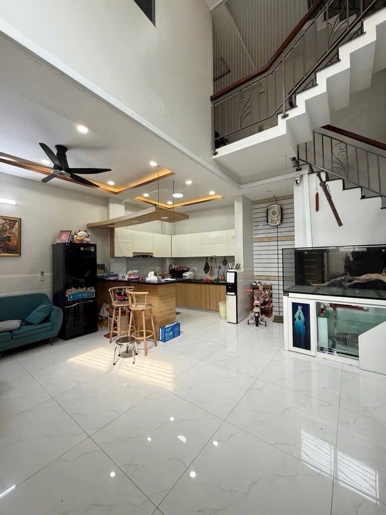 TRỊNH ĐÌNH TRỌNG TÂN PHÚ - HẺM XE HƠI - 50,4M2 - 6 TỶ 950