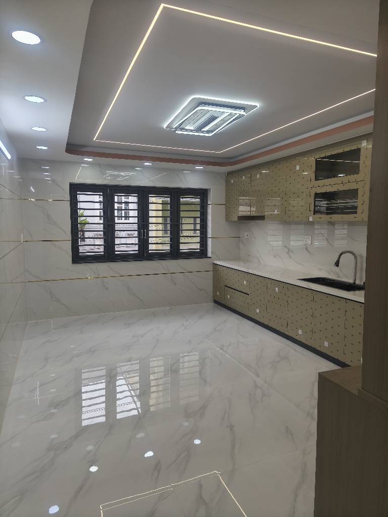 LÊ VĂN QUỚI BÌNH TÂN - NHÀ MỚI 5 TẦNG – HẺM OTO – DỌN VÀO Ở NGAY – THIẾT KẾ LỬNG NGƯỢC SANG TRỌNG - 7,2 TỶ