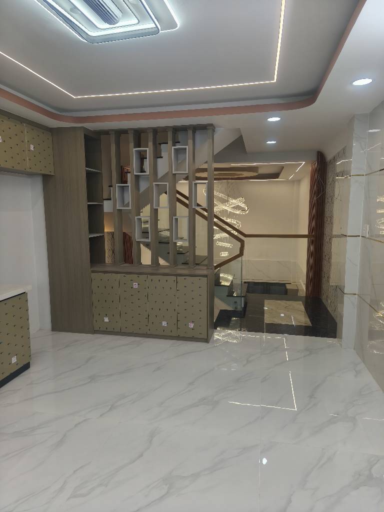 LÊ VĂN QUỚI BÌNH TÂN - NHÀ MỚI 5 TẦNG – HẺM OTO – DỌN VÀO Ở NGAY – THIẾT KẾ LỬNG NGƯỢC SANG TRỌNG - 7,2 TỶ