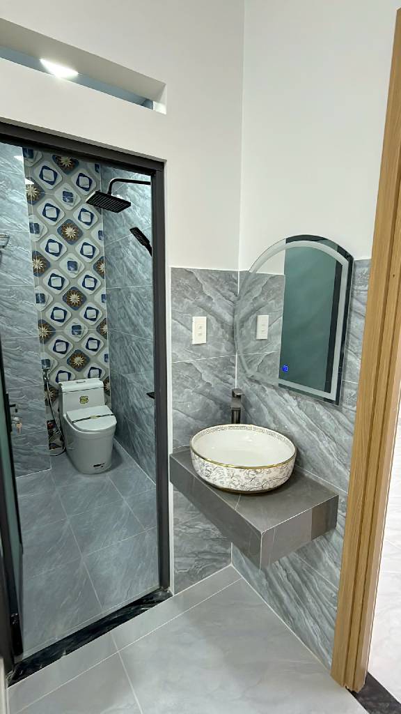 LÊ VĂN QUỚI BÌNH TÂN - NHÀ MỚI 5 TẦNG – HẺM OTO – DỌN VÀO Ở NGAY – THIẾT KẾ LỬNG NGƯỢC SANG TRỌNG - 7,2 TỶ