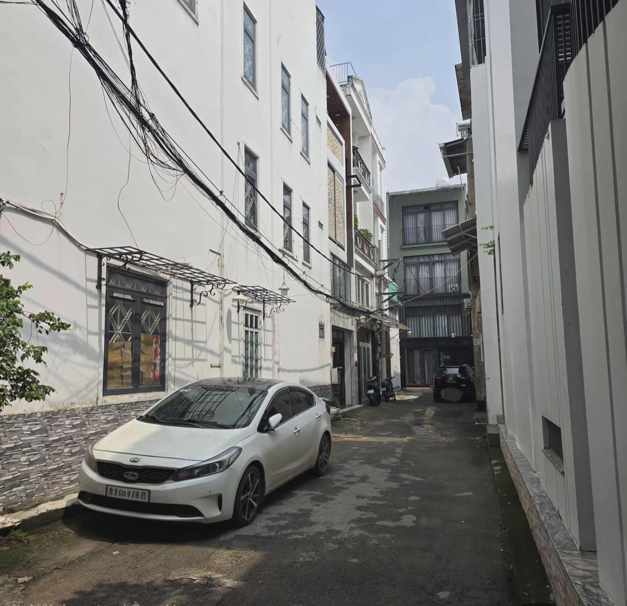 Hẻm xe hơi Tân Bình, gần đường Trường Chinh, nhà 4 tầng đầy đủ công năng