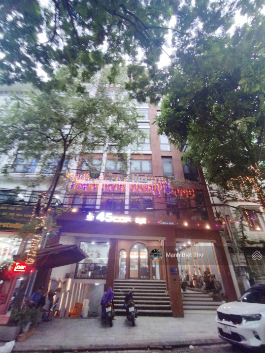 Quá hot, mặt phố Nghĩa Tân, Cầu Giấy, 78m2, hai mặt tiền kinh doanh sầm uất, chỉ 3x tỷ