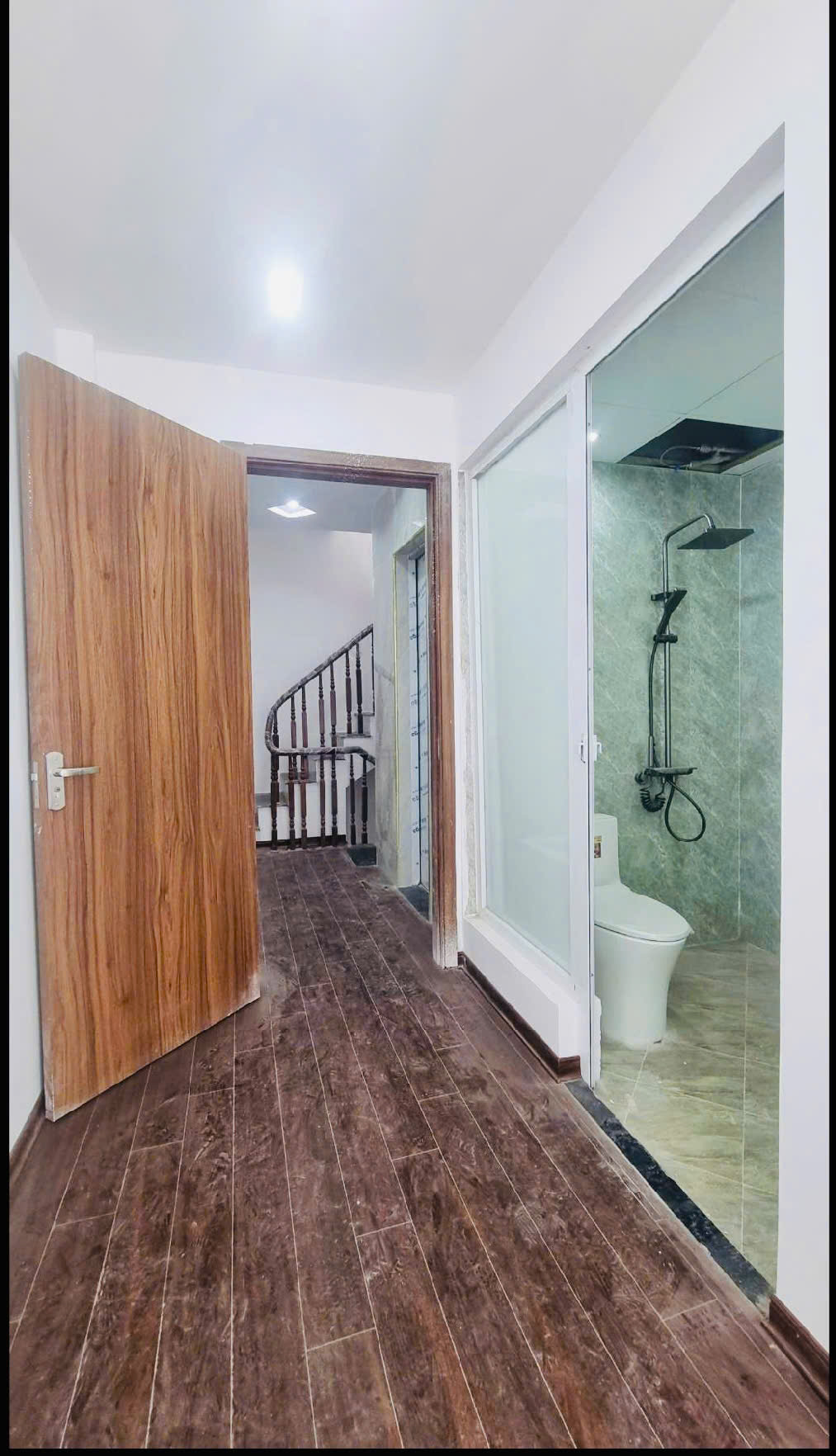 SIÊU PHẨM NHÀ ĐẸP - THANG MÁY - Ô TÔ ĐỖ CỬA - NGÕ CHÙA XA LA HÀ ĐÔNG - 30M2 - 7,4 TỶ