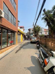SIÊU HIẾM - NHÀ MẶT PHỐ - KINH DOANH - Ô TÔ ĐỖ NGÀY ĐÊM - PHỐ LỤA VẠN PHÚC - HÀ ĐÔNG - 33,6 M2 - 9,8TỶ