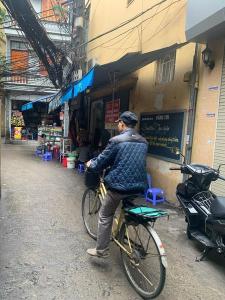 Bán nhà Nguyễn Chí Thanh , ngõ ba gác rộng rãi , Thông Thoáng , sạch sẽ 74m giá 14 tỷ