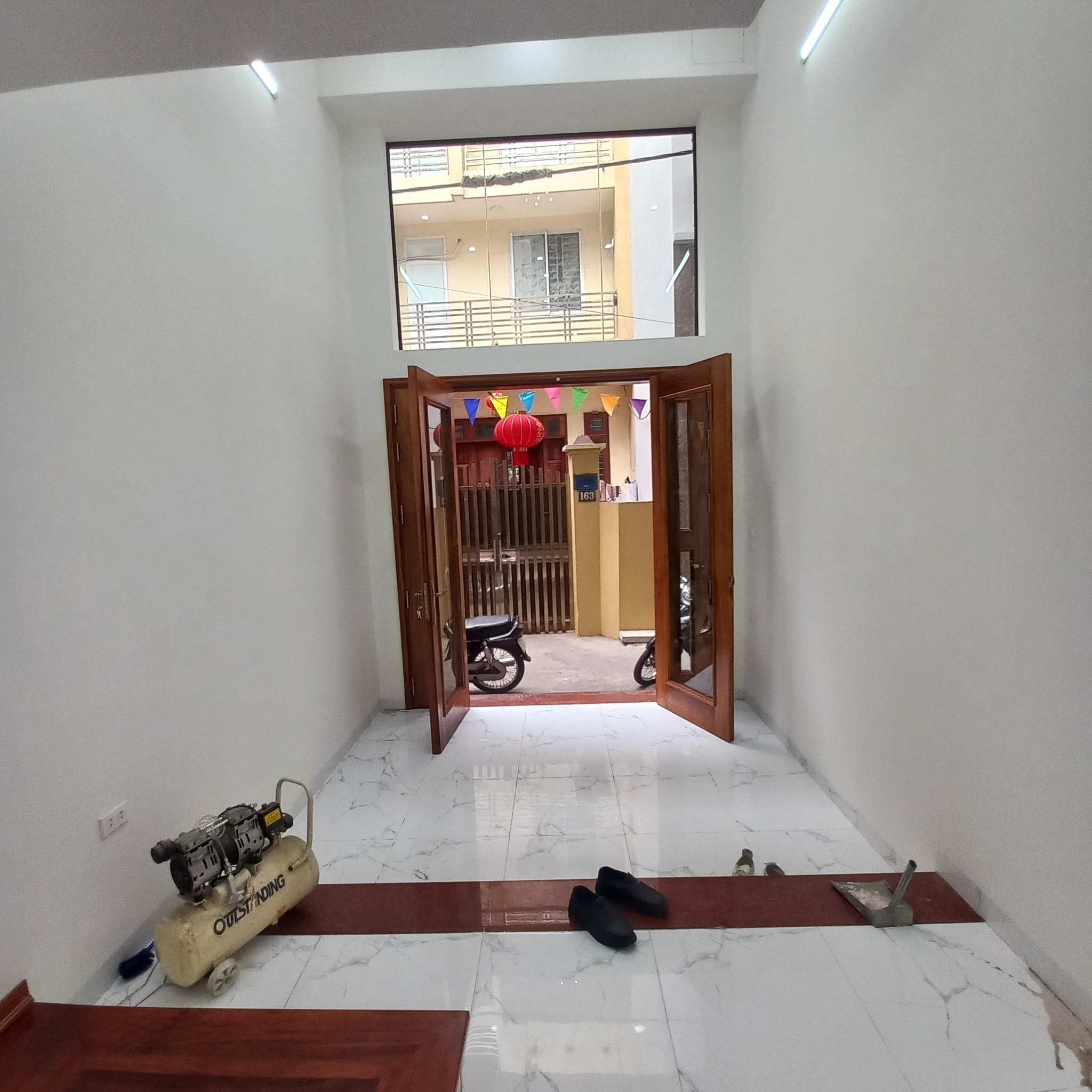 Siêu phẩm nhà mới 5 tầng – ngõ nông, ô tô gần – trung tâm Hà Đông, giá chỉ 8.3 tỷ