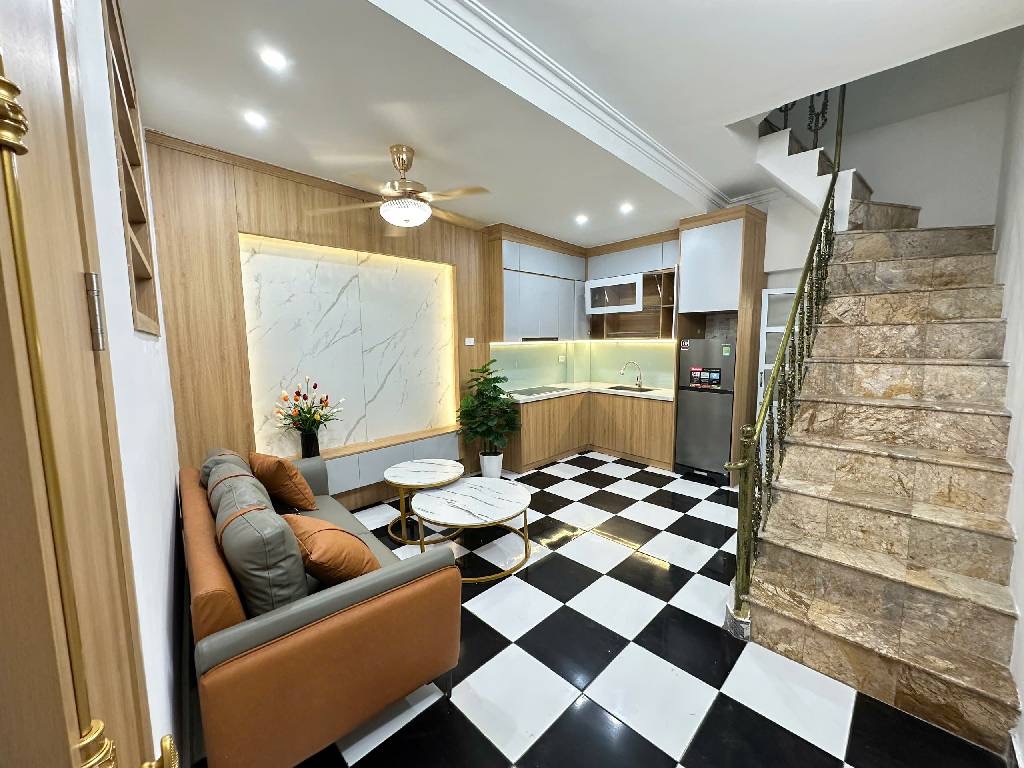 Nhà đẹp sẵn nội thất khu vực Đống Đa vị trí trung tâm