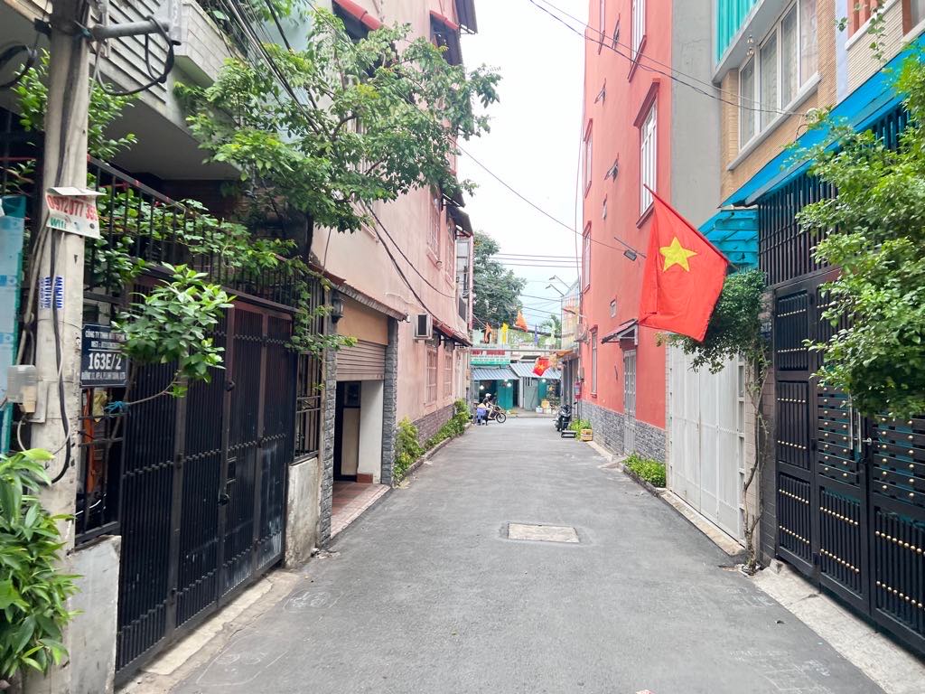 Cần bán căn nhà 4 tầng  vị trí đẹp ngay tại phường Linh Xuân