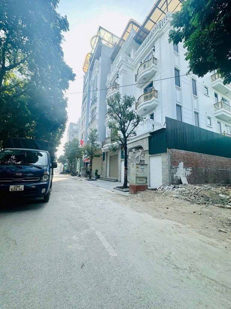 KHU ĐẤU GIÁ TỨ HIỆP _ TRUNG TÂM THANH TRÌ _ ĐƯỜNG Ô TÔ TRÁNH _ VỈA HÈ RỘNG _ MẶT TIỀN QUYỀN LỰC _ 24.5 TỶ