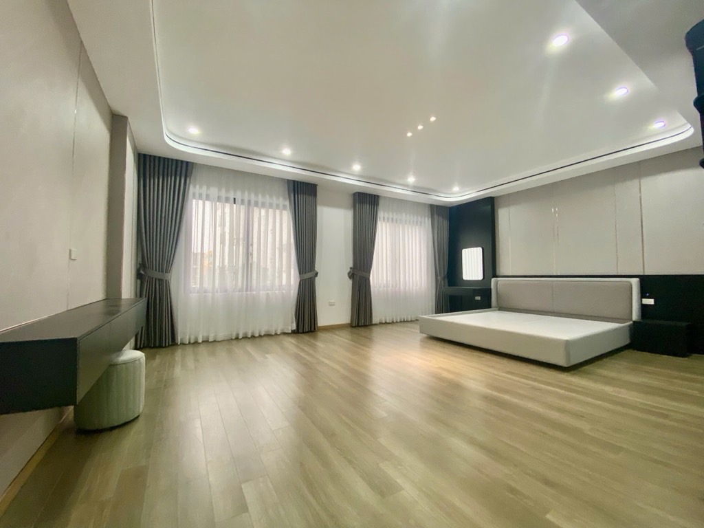 BIỆT THỰ GIỮA TRUNG TÂM PHỐ NGỌC LÂM