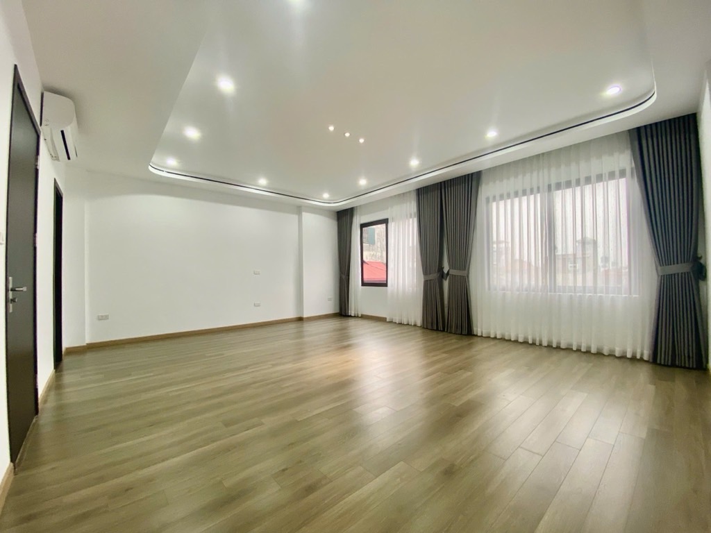 BIỆT THỰ GIỮA TRUNG TÂM PHỐ NGỌC LÂM