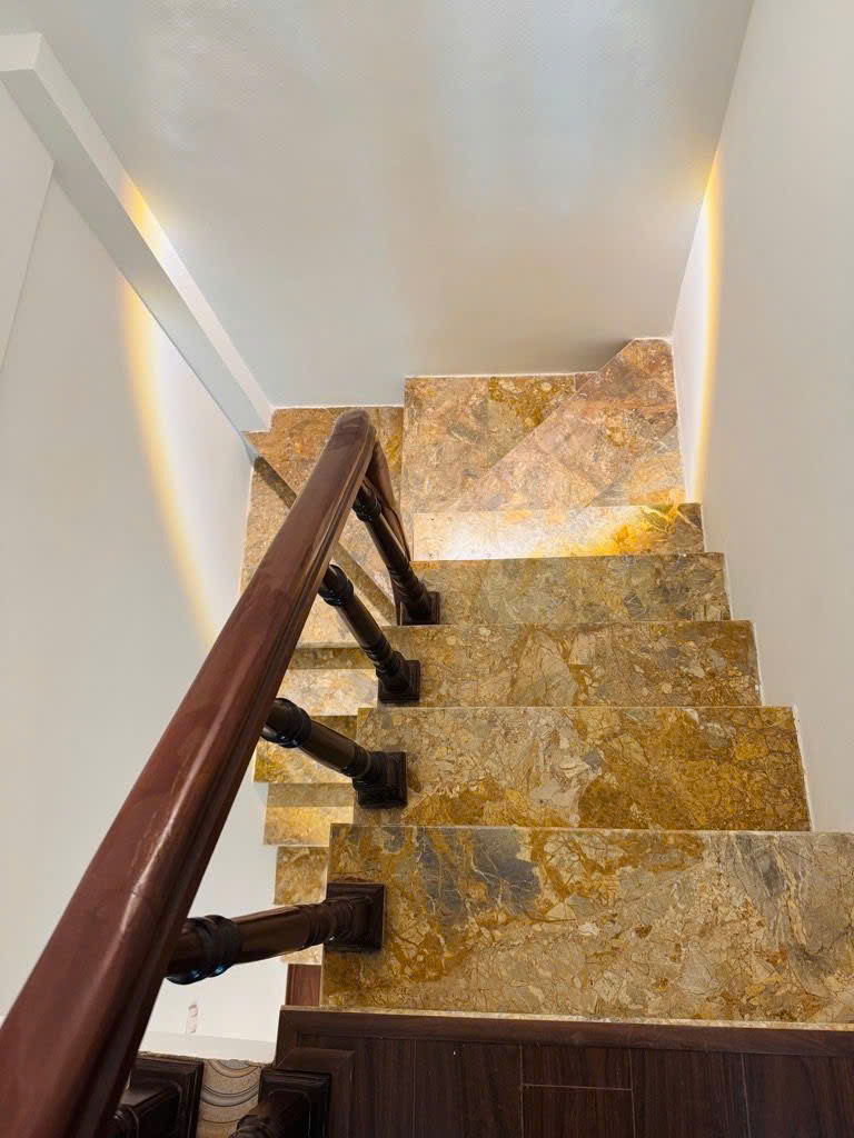 Nhà xây mới chỉ 2x, oto đỗ cửa