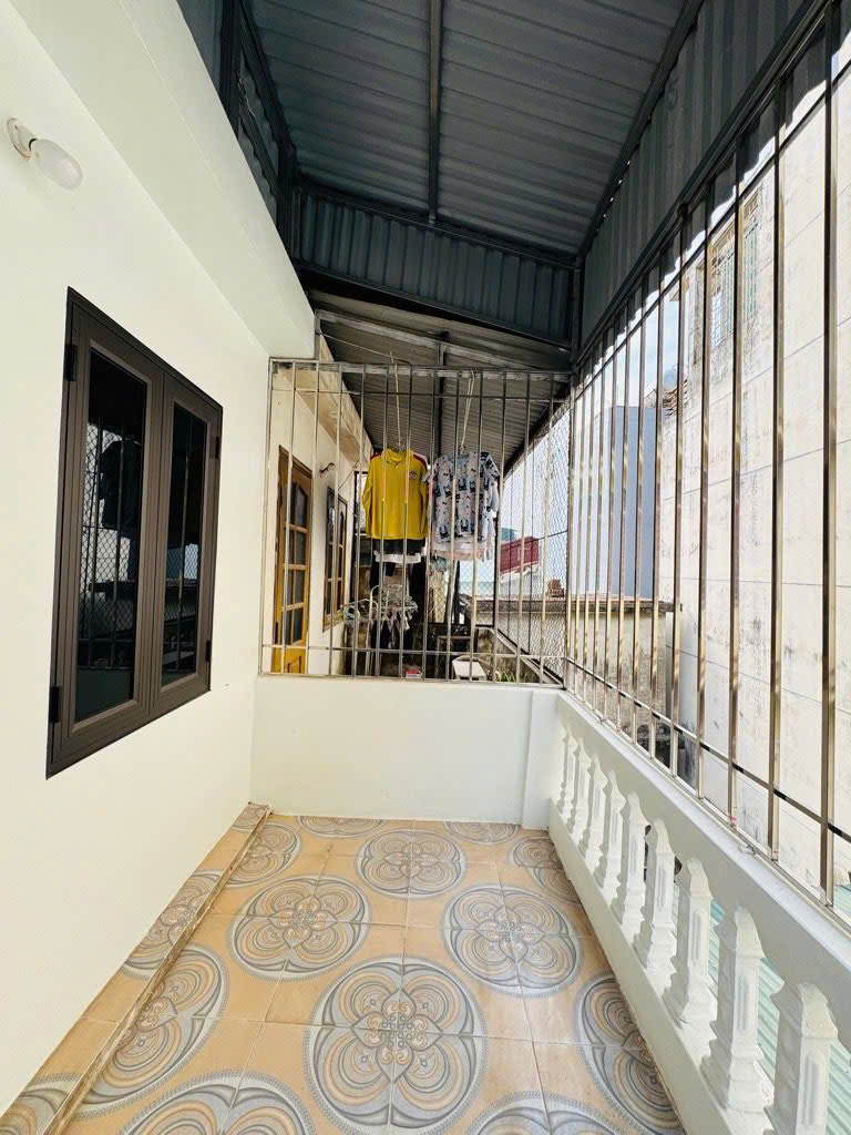 Nhà xây mới chỉ 2x, oto đỗ cửa