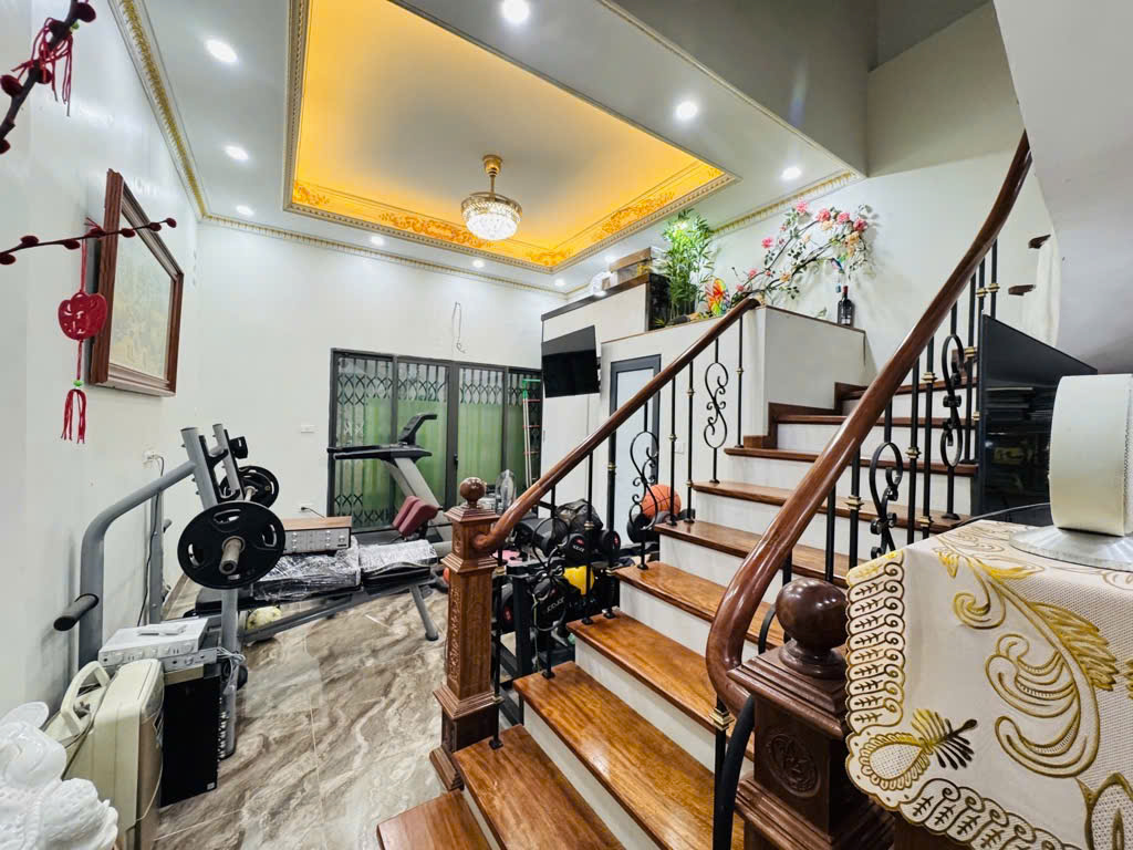 Nhà xây mới chỉ 2x, oto đỗ cửa