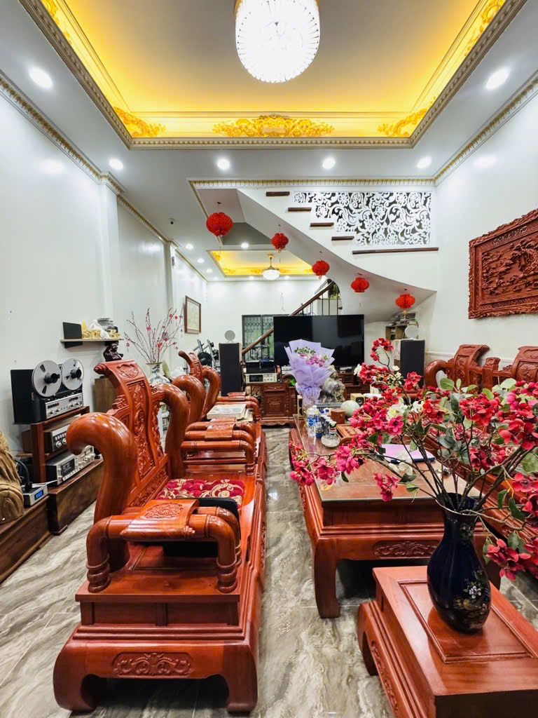 Nhà xây mới chỉ 2x, oto đỗ cửa