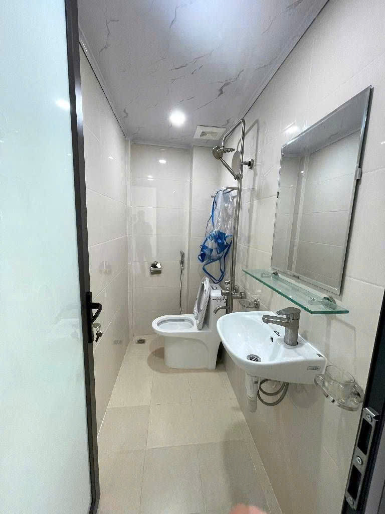 Nhà xây mới chỉ 2x, oto đỗ cửa