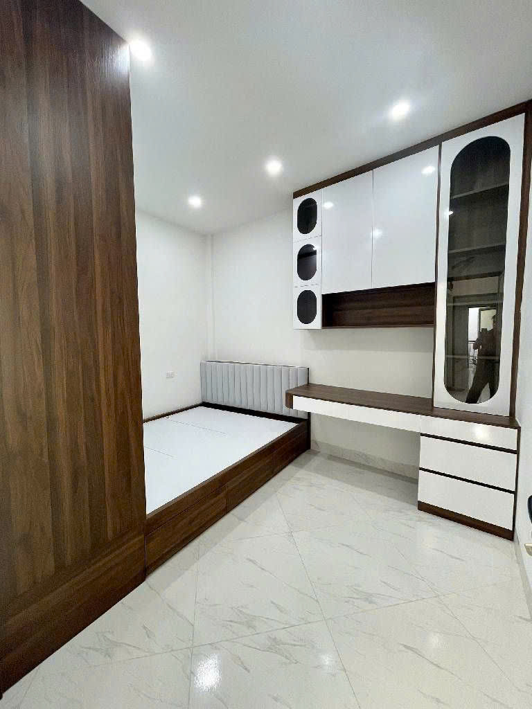 Nhà xây mới chỉ 2x, oto đỗ cửa