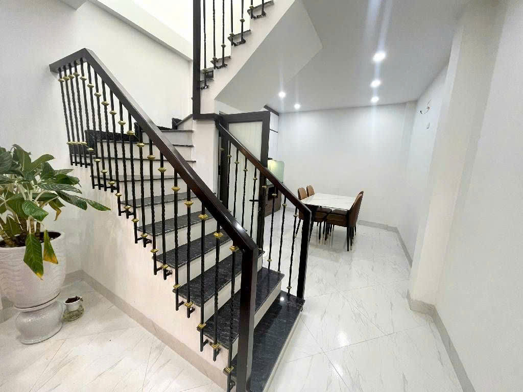 Nhà xây mới chỉ 2x, oto đỗ cửa