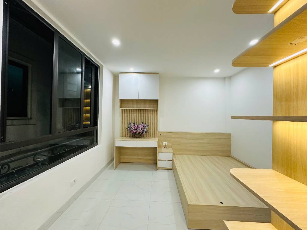 Cầu Giấy – Nhà Đẹp Vị Trí Kim Cương – Hiếm Có Trong Tầm Giá!”