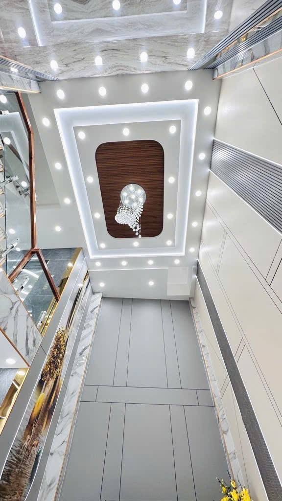 Nhà mới Gần Hiệp Thành, phân lô Vip  DT: 4,2 x 13, 54m  Kết Cấu: 2 Lầu, 4PN, 4WC  GIá nhình 6T  LH: 0909109860