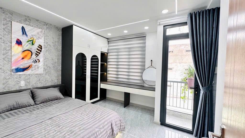 Nhà mới Gần Hiệp Thành, phân lô Vip  DT: 4,2 x 13, 54m  Kết Cấu: 2 Lầu, 4PN, 4WC  GIá nhình 6T  LH: 0909109860