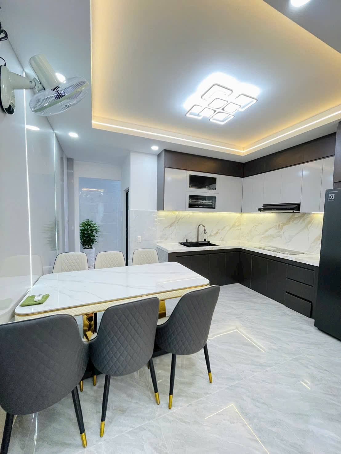 Nhà mới Gần Hiệp Thành, phân lô Vip  DT: 4,2 x 13, 54m  Kết Cấu: 2 Lầu, 4PN, 4WC  GIá nhình 6T  LH: 0909109860